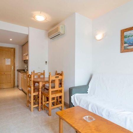 Apartamentos Vicenta Carihuela By Playa Miguel Торремолінос Екстер'єр фото