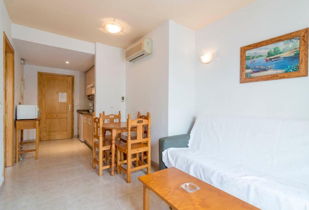 Apartamentos Vicenta Carihuela By Playa Miguel Торремолінос Екстер'єр фото