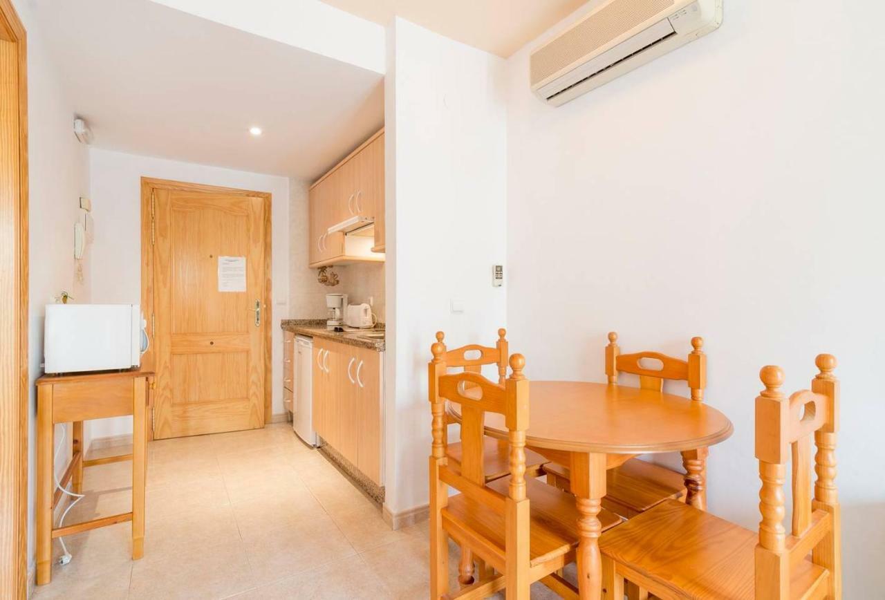 Apartamentos Vicenta Carihuela By Playa Miguel Торремолінос Екстер'єр фото